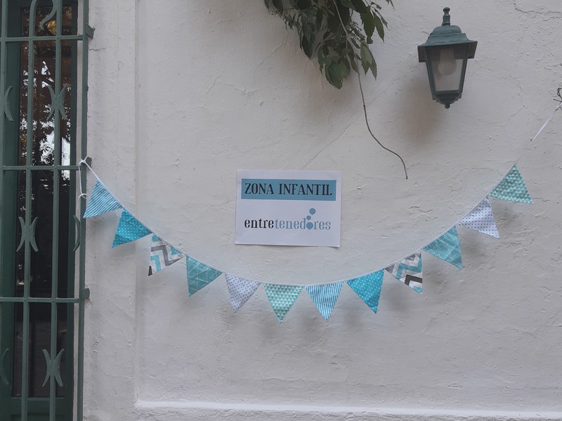 Entretenedores presta servicio en la subcategoría de  en 