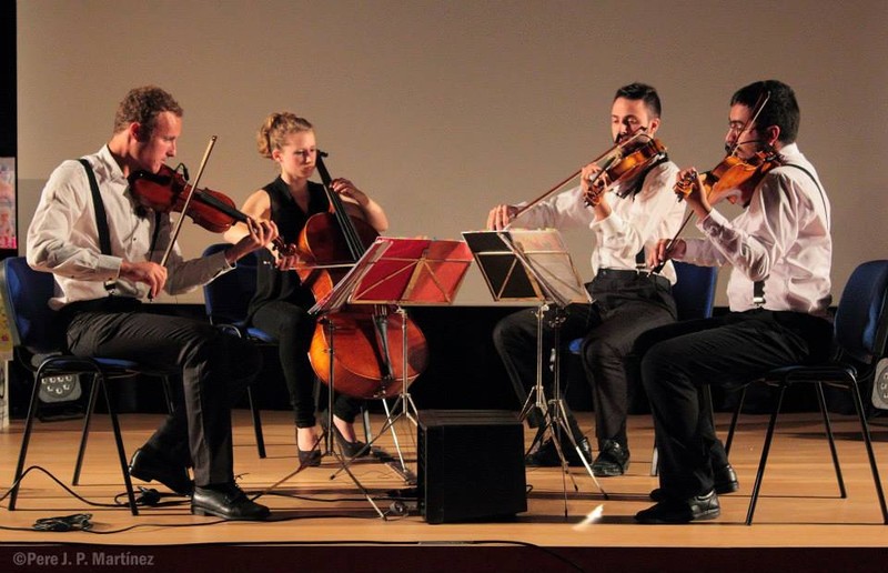 Stand Jazz Quartet presta servicio en la subcategoría de  en 