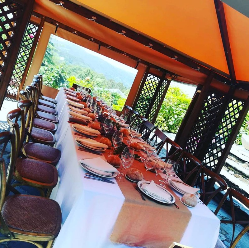 Albahaca Catering Galicia presta servicio en la subcategoría de  en 