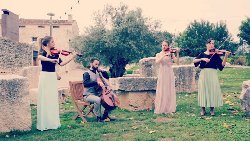 Sonora Música para Eventos presta servicio en la subcategoría de  en 