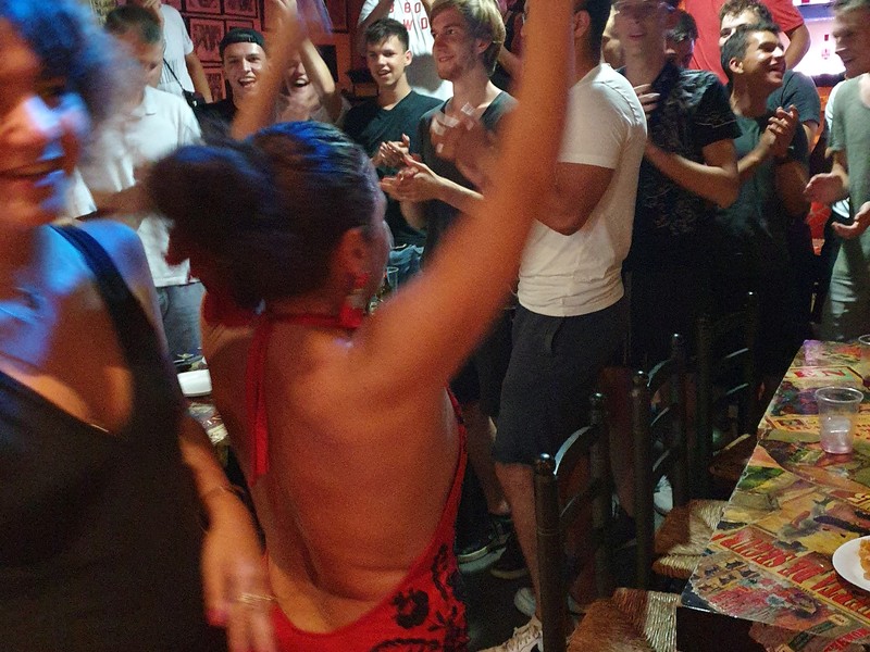 El toro y la luna tablao flamenco presta servicio en la subcategoría de  en 