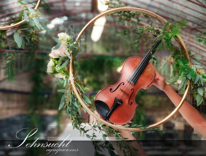 Sehnsucht Agrupaciones presta servicio en la subcategoría de  en 