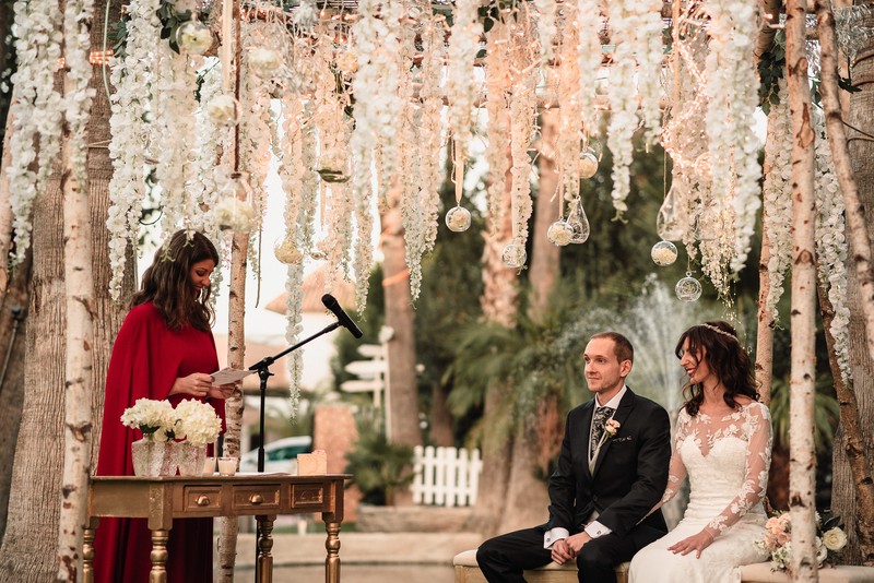 Lola Salinas presta servicio en la subcategoría de  en 