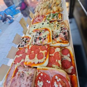 EL CHETO Food Truck presta servicio en la subcategoría de Catering en Barcelona