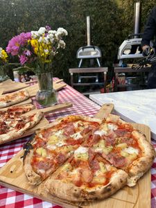 Pizza Live Gourmet presta servicio en la subcategoría de Catering en Valencia