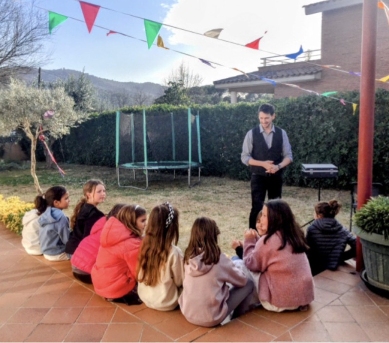 Mago Jordi presta servicio en la subcategoría de  en 