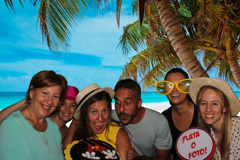 Flash Foto Fotomatón presta servicio en la subcategoría de  en 