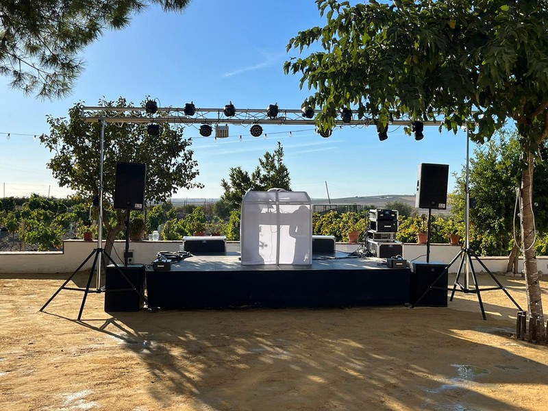 SoniJerez presta servicio en la subcategoría de  en 