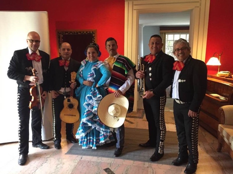 Mariachi Madrid Mexico presta servicio en la subcategoría de  en 
