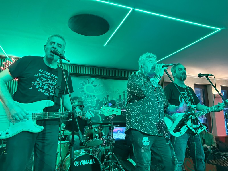 The Mentes presta servicio en la subcategoría de  en 