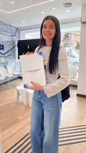 ZITRO COMUNICACION presta servicio en la subcategoría de Azafatas para eventos y congresos en Madrid