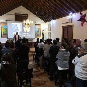 Mago Nil presta servicio en la subcategoría de Magos en Las Palmas