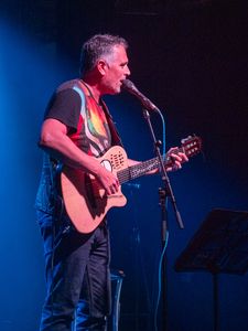 JUAN JESUS QUINTERO presta servicio en la subcategoría de Orquestas, cantantes y grupos en Cádiz