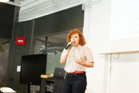 Lady Cherry presta servicio en la subcategoría de Maestros de Ceremonias, Oficiantes y Presentadores en Madrid