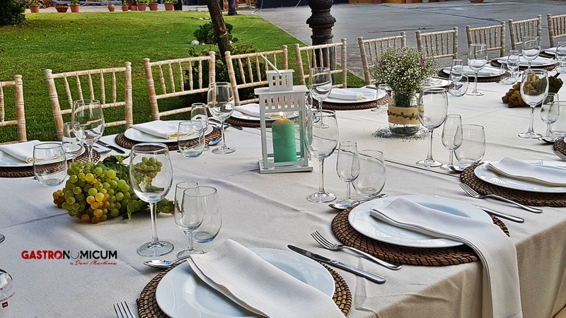 GASTRONOMICUM EVENTOS presta servicio en la subcategoría de  en 