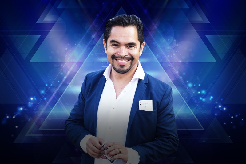 Cristián Flores Mago presta servicio en la subcategoría de  en 