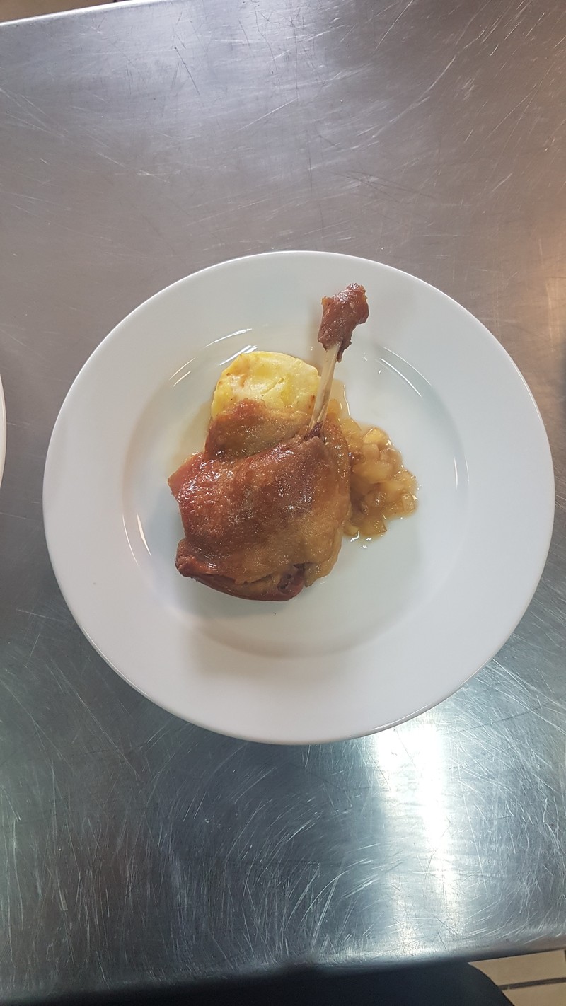 La Cocina de Joha catering presta servicio en la subcategoría de  en 