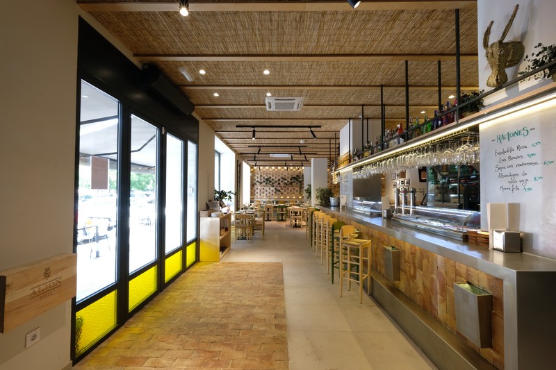 Bar Mistela presta servicio en la subcategoría de  en 