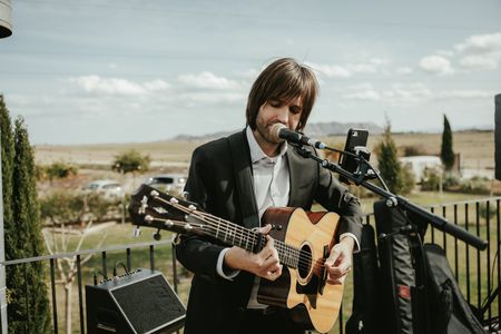 Jess Left Música presta servicio en la subcategoría de Orquestas, cantantes y grupos en Madrid