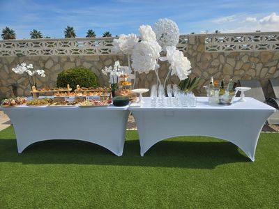 Costa blanca catering  presta servicio en la subcategoría de Catering en Alicante