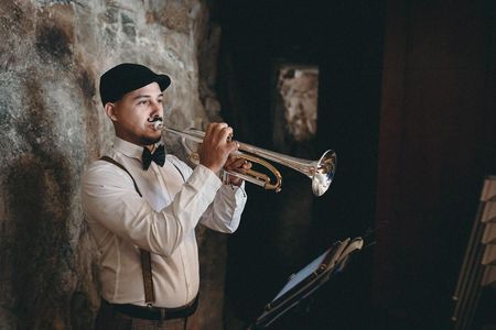 FUSSION TRUMPET presta servicio en la subcategoría de Orquestas, cantantes y grupos en A Coruña