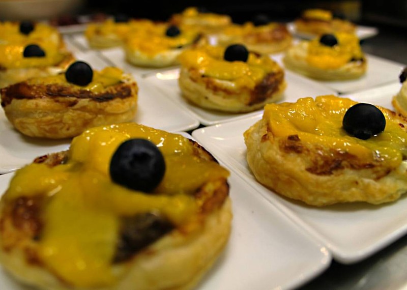 Albahaca Catering Galicia presta servicio en la subcategoría de  en 