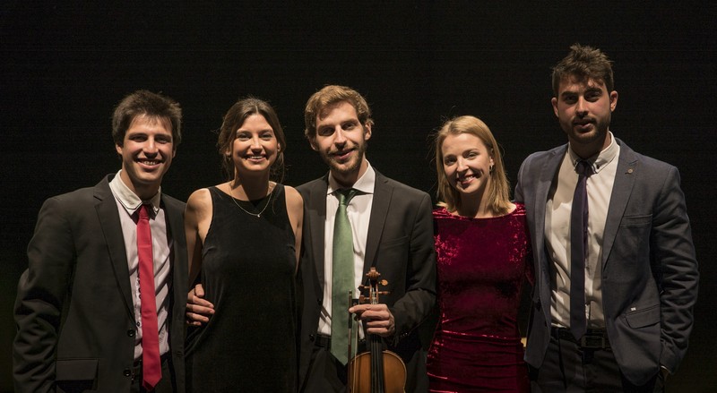 Ad Libitum presta servicio en la subcategoría de  en 