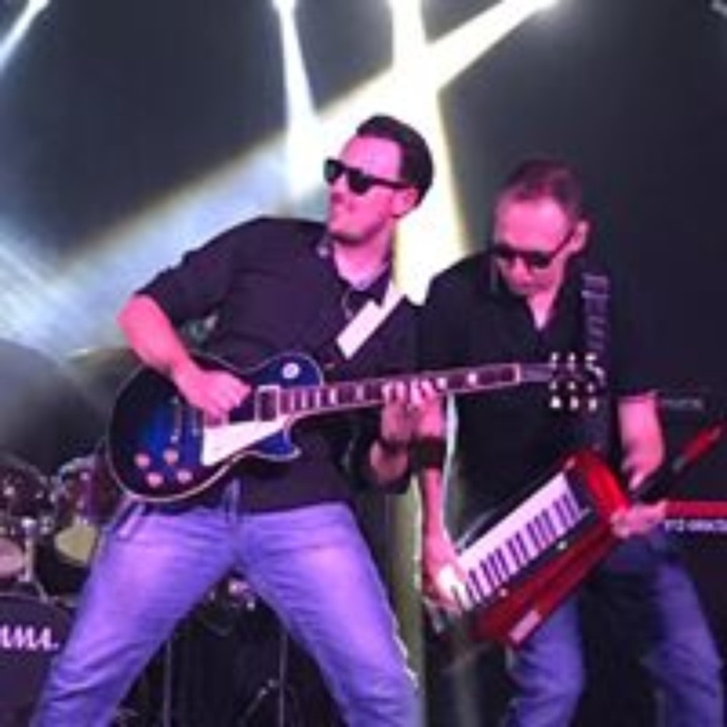 La Bola de Cristal presta servicio en la subcategoría de  en 