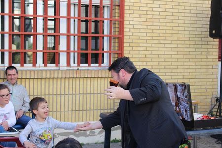 Mago Fran Casca presta servicio en la subcategoría de Magos en Sevilla