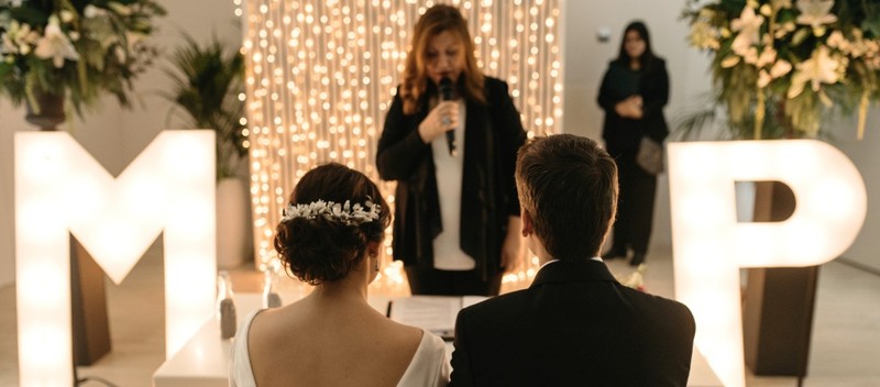 Maestras de ceremonias presta servicio en la subcategoría de  en 