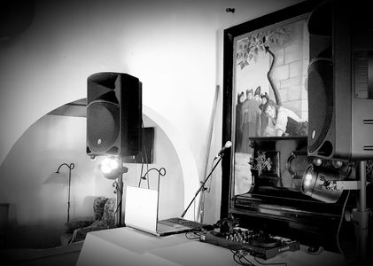 ARZAPUA Producciones presta servicio en la subcategoría de Flamenco y Coros Rocieros en Cádiz