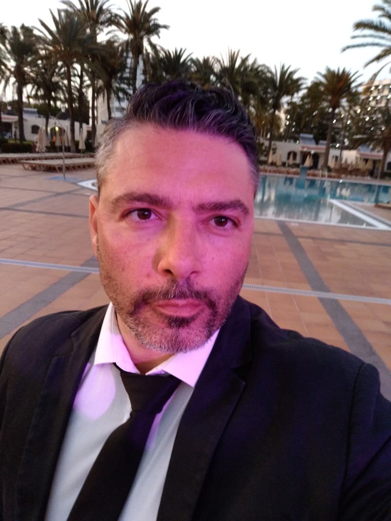 Tony presta servicio en la subcategoría de  en 