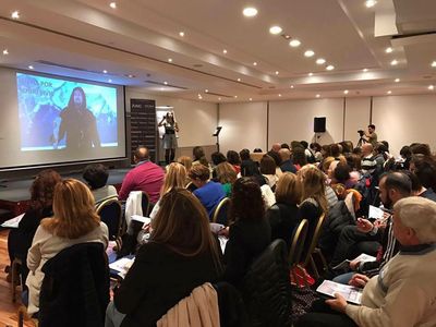 Luxury Training presta servicio en la subcategoría de Maestros de Ceremonias, Oficiantes y Presentadores en Valencia