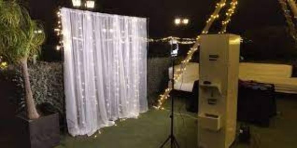 Artistika Fotomatones presta servicio en la subcategoría de Fotomatón y Photocall en Madrid