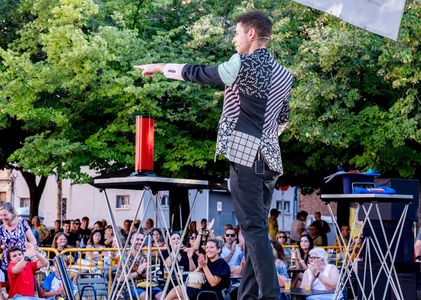 Magic Pol presta servicio en la subcategoría de Magos en Barcelona