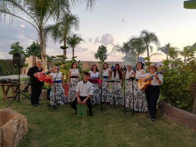 Coro rociero "Flor de Romero" presta servicio en la subcategoría de Flamenco y Coros Rocieros en Valencia