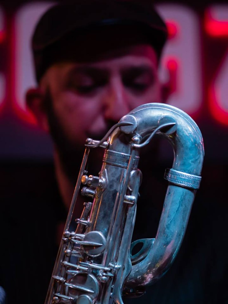 MÚSICO INDEPENDIENTE presta servicio en la subcategoría de  en 