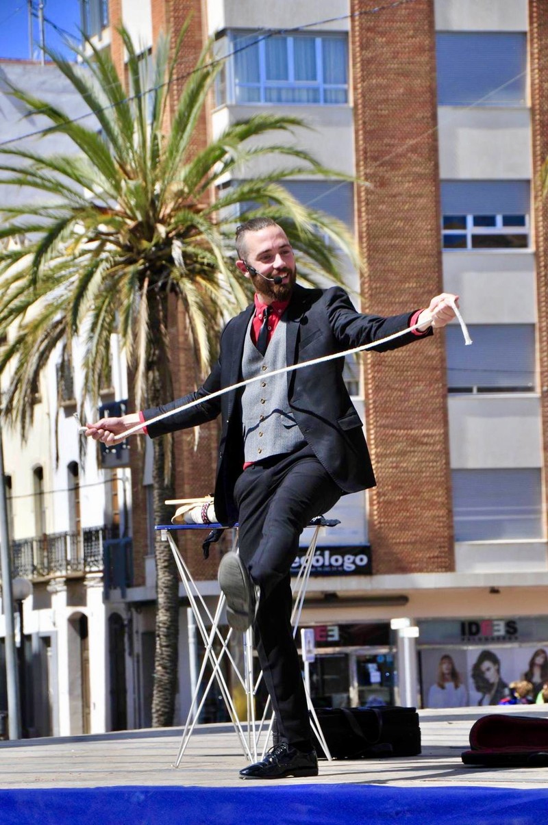 Ferran Mas ilusionista presta servicio en la subcategoría de  en 