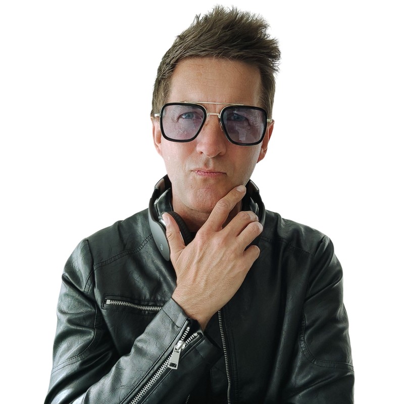 DJ Clive Davies presta servicio en la subcategoría de  en 