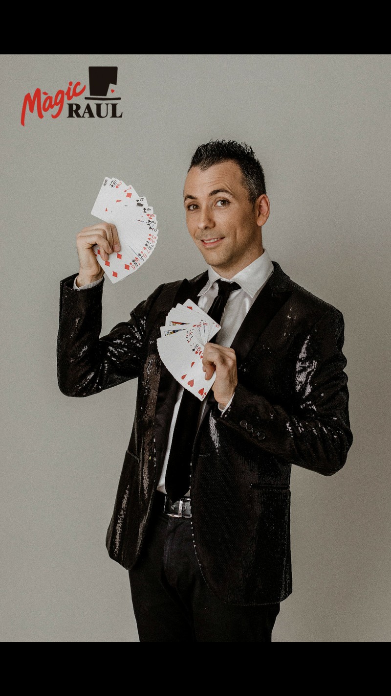 MAGIC RAUL, Magia y humor presta servicio en la subcategoría de  en 