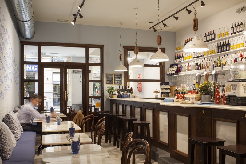 ALENAR Bodega Mediterranea presta servicio en la subcategoría de  en 