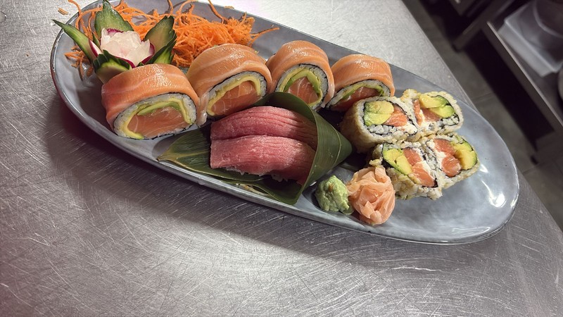 OOGWAY SUSHI presta servicio en la subcategoría de  en 