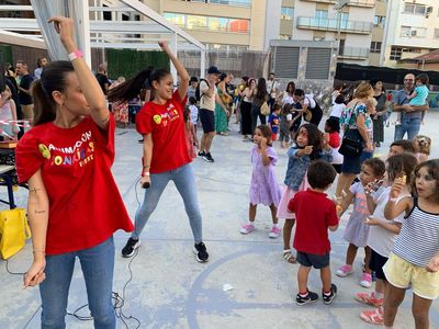 SONRISAS FIESTA ANIMACION Y MAGIA presta servicio en la subcategoría de Animadores infantiles en Valencia
