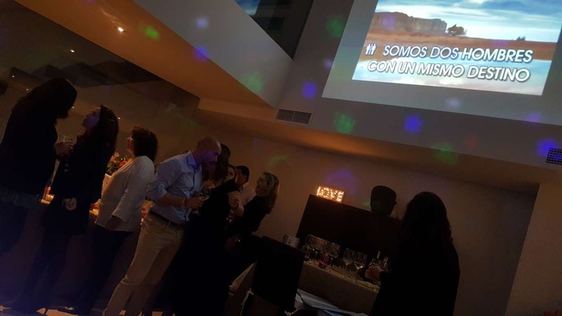 Karaoke Eskandalo presta servicio en la subcategoría de  en 