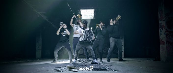 La Selva Producciones presta servicio en la subcategoría de Video y fotografía con drones en Madrid