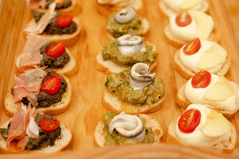 La Santa Catering presta servicio en la subcategoría de  en 