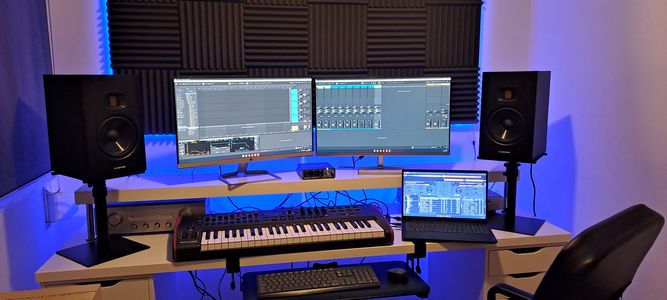 Kil Van Cot presta servicio en la subcategoría de Djs en Barcelona