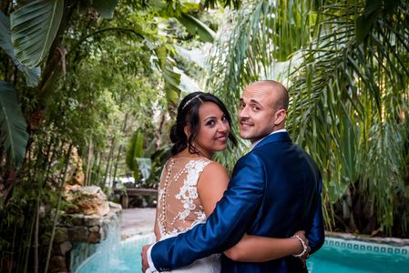 Lovemomentsphotography presta servicio en la subcategoría de Fotógrafos de bodas en Cádiz