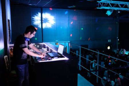 SownderDJ presta servicio en la subcategoría de Djs en Girona
