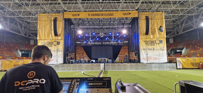 DCPRO S.L. Sonido e Iluminación Profesional presta servicio en la subcategoría de  en 